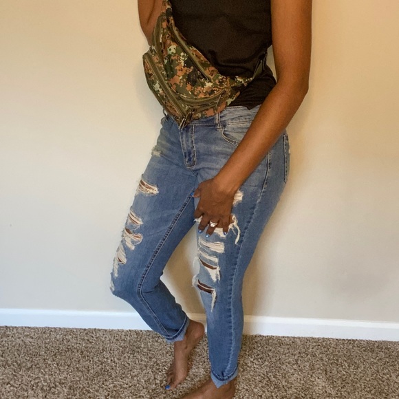 Distressed denim jeans - Picture 11 of 13